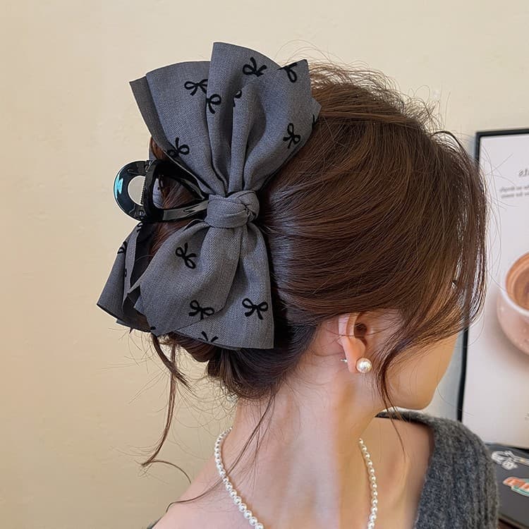 [Estoque pronto] Boa filha ~ High-End Feeling Bow Grab Clip Feminino Cabeça Traseira 2024 Novo Estilo High-End Feeling S