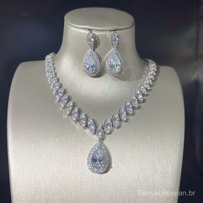 Novo conjunto de anel aberto, brincos, pingente e colar com imitação de moissanite e diamantes.