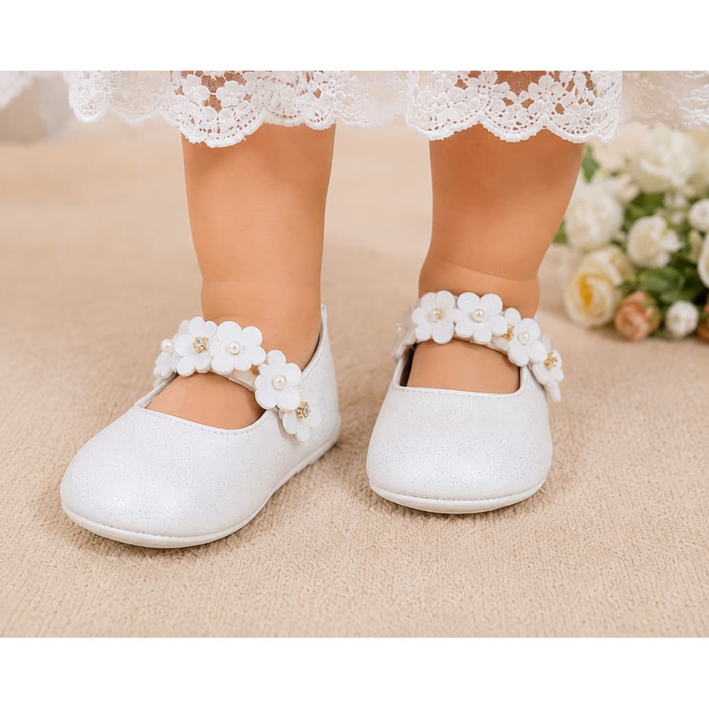 Sapatilha Infantil Bebê com Flores e Pérolas Confortável Antiderrapante Primeiros Passos Festa Batizado