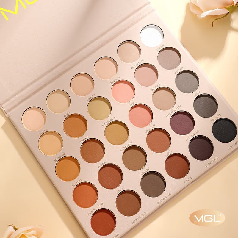 MGL Paleta de sombras totalmente fosca Cor da terra Maquiagem Nude 30 cores Sombra à prova d'água sem manchas Paleta de