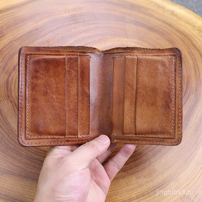 [Promoção] Carteira Masculina Artesanal de Couro de Vaca Curtido Vegetal com Múltiplos Compartimentos para Cartões, Cart