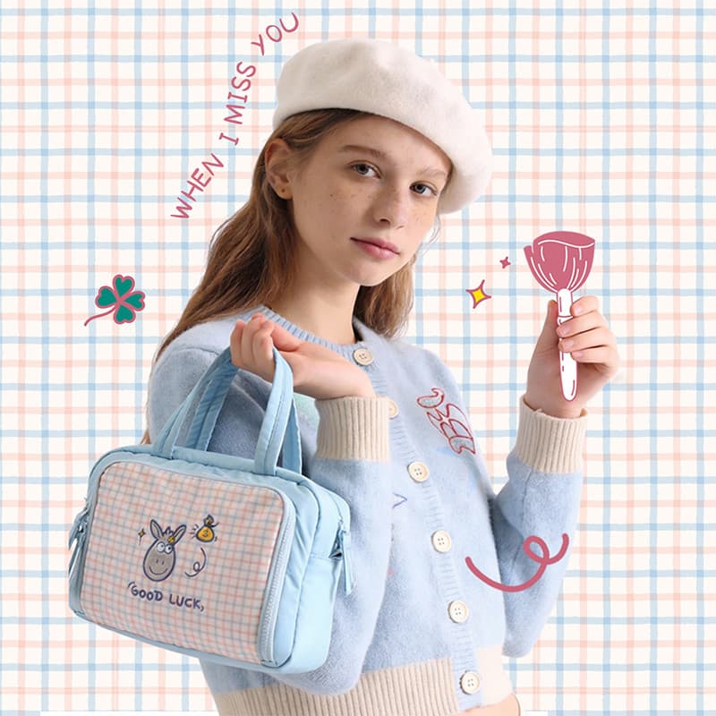M & N Bolsa de desenho animado Fashion fofa bolsa de armazenamento de alto valor para viagem portátil bolsa cosmética de