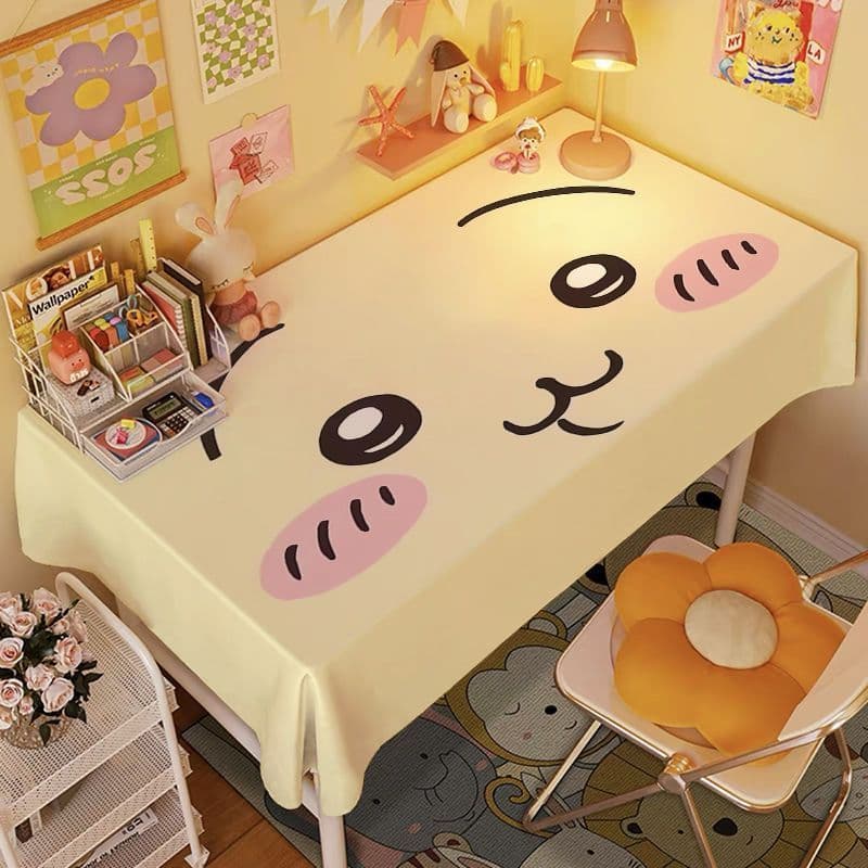 SPBYYYHM0801 Toalha de mesa fofa de desenho animado Jiikawa Toalha de mesa dormitório quarto pano antipoeira