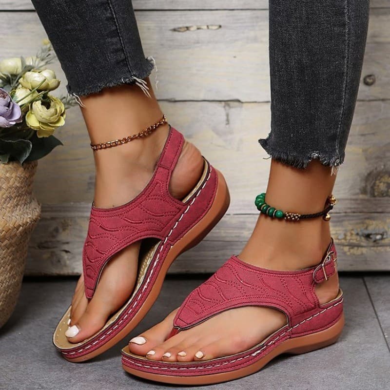 Novo Verão Sandálias Femininas Apartamentos Chinelos De Couro Do Plutônio Flip Flops Fivela Cinto Sapatos Femininos 2023