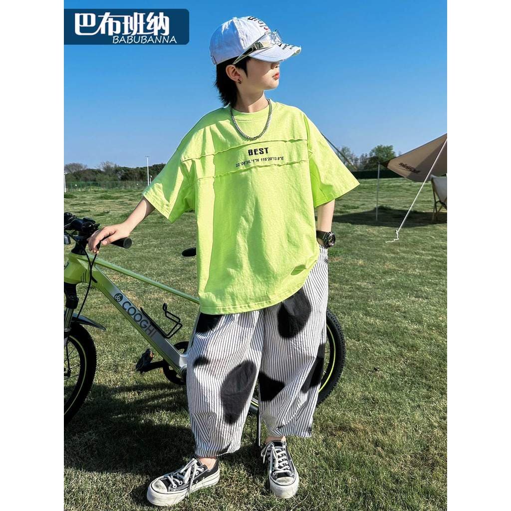 Terno infantil roupas de verão 2026 novo estilo grandes crianças de manga curta esportes meninos verão bonito frito rua