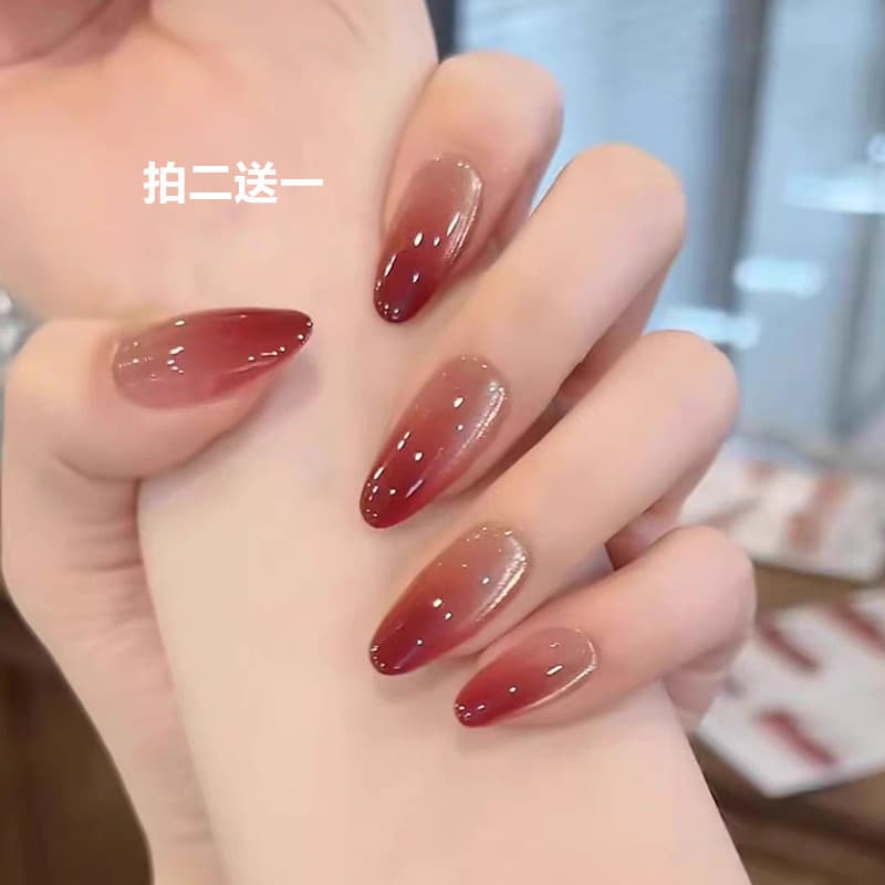 Vinho vermelho gradiente olho de gato usando unhas de comprimento médio 2025 novo estilo High-End Manicure clareamento p