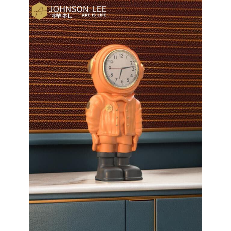 Criativo astronauta relógio decoração estudante Desktop escritório armário de vinho TV decoração Spaceman casa