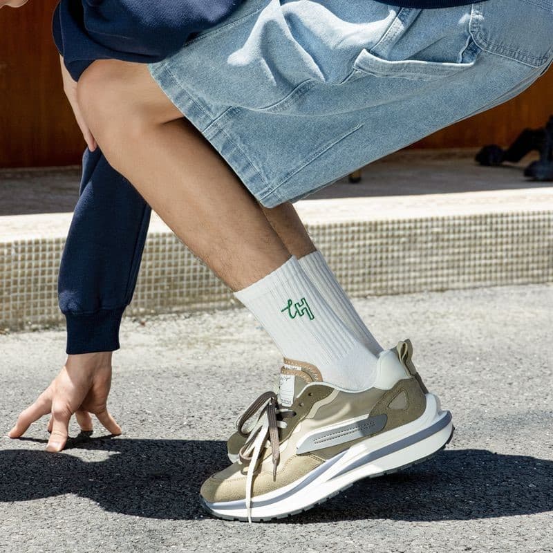 Meias masculinas de algodão puro, meias cano médio, letras bordadas, estilo rua, meias esportivas, outono inverno, corri