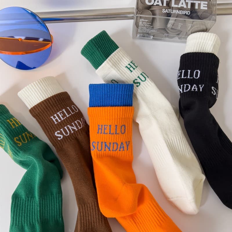 Estilo de rua esportes rua Wear meias dos homens primavera verão letras tubo médio meias Retro dupla costura única Fitne