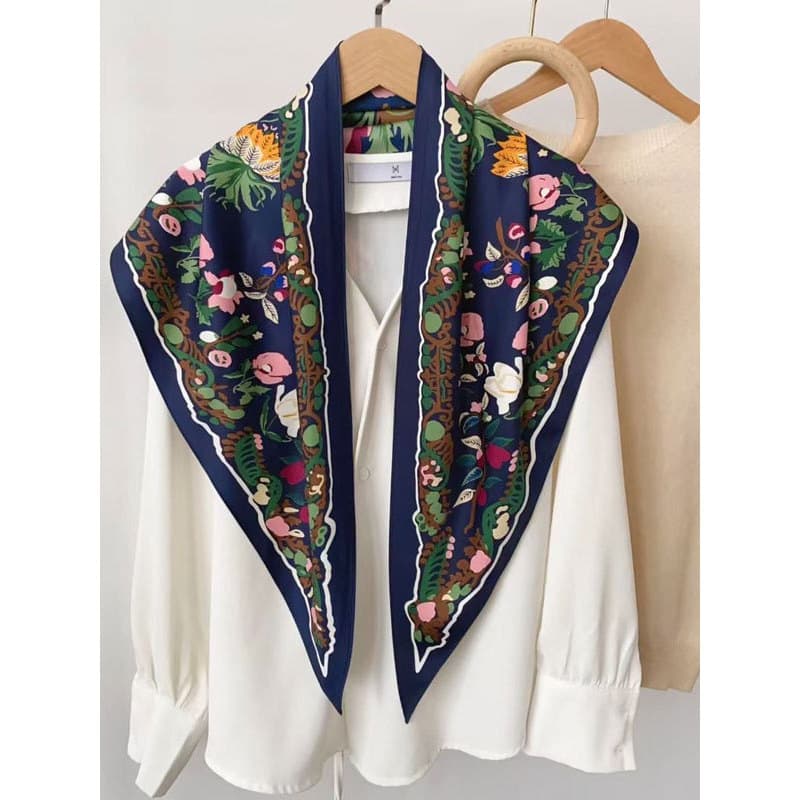 Mesa artesanal impressa sarja cetim triângulo cachecol 140*60 temperamento moda lenço de seda primavera verão quatro est