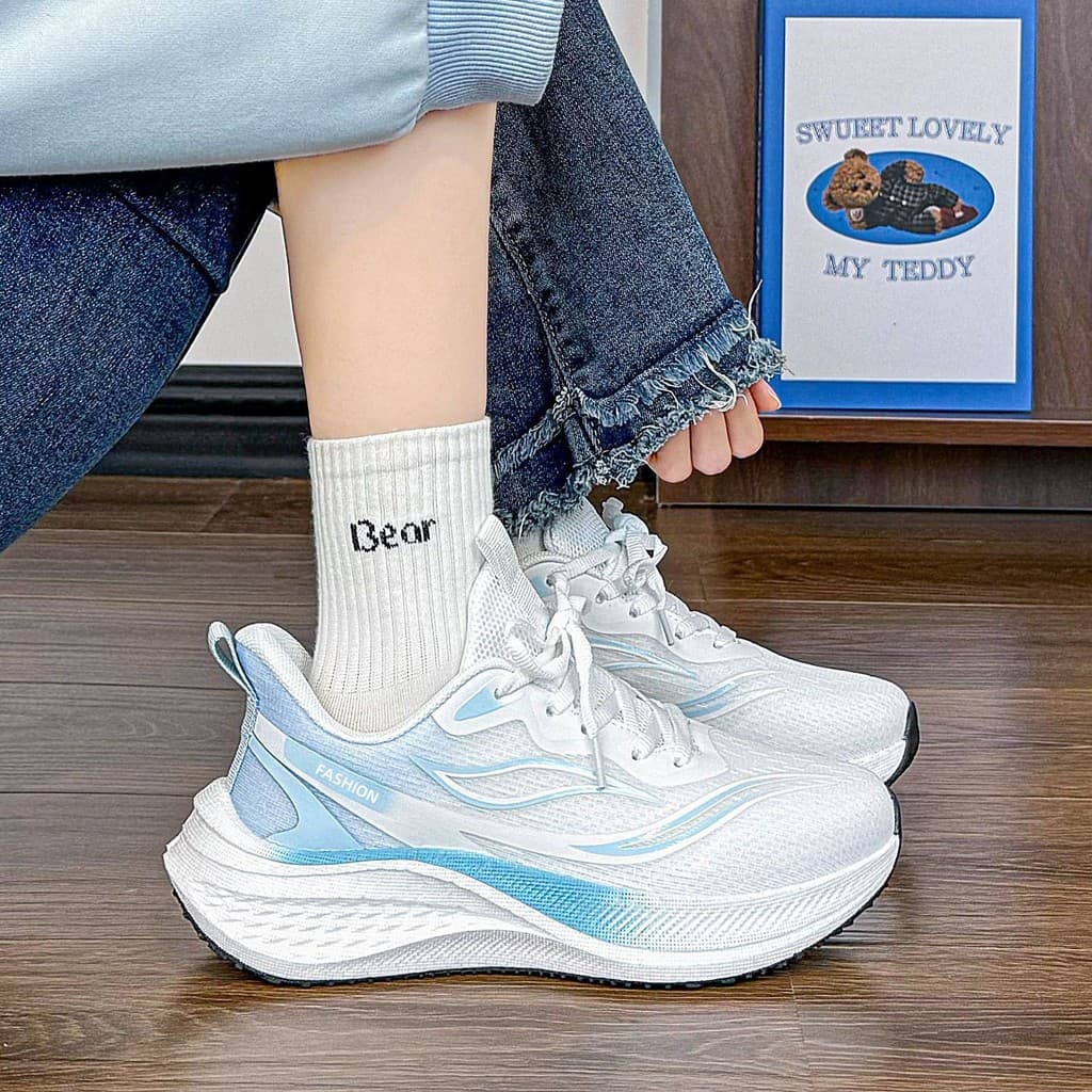 Primavera outono esportes sapatos casuais femininos de sola grossa 2026 novo estilo aumentado pipoca leve All-Match cint