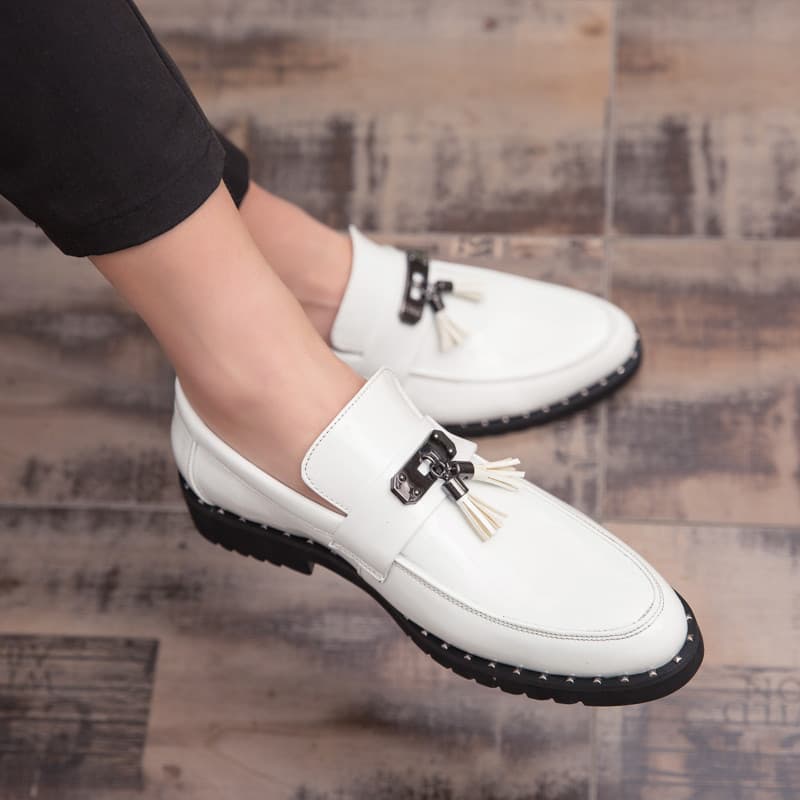 Sapatos masculinos de couro britânico deslizamento em mocassins casuais versão coreana sapatos de couro de sola macia es