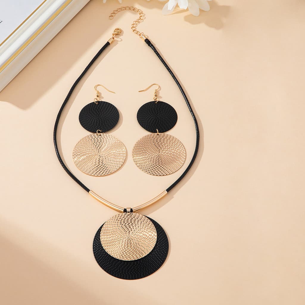 Colar de disco pingente de novo estilo de moda de luxo leve de alta qualidade