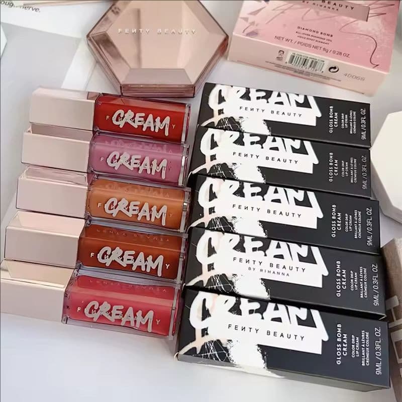 Fenty Beauty Brilho Labial Multicolorido À Prova D'água Hidratante Plumper