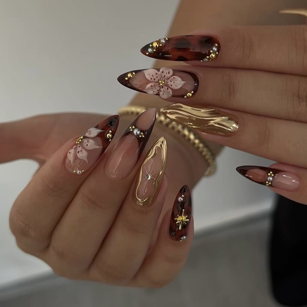 Unhas falsas feitas à mão, com flores 3D, formato de amêndoa, marrom francês, piscando, adequadas para mulheres.