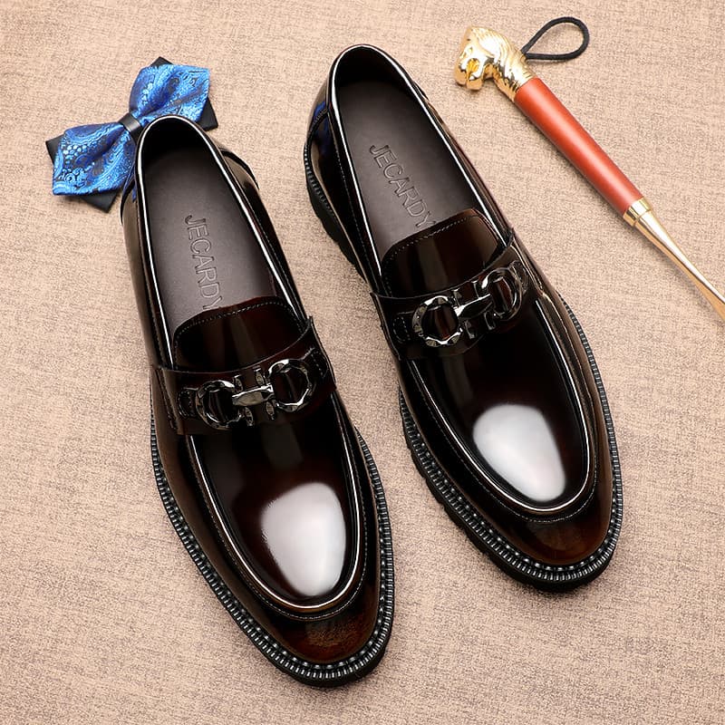 Sapatos masculinos casuais de couro na moda Horsebit deslizamento-em sapatos masculinos de couro genuíno de sola grossa