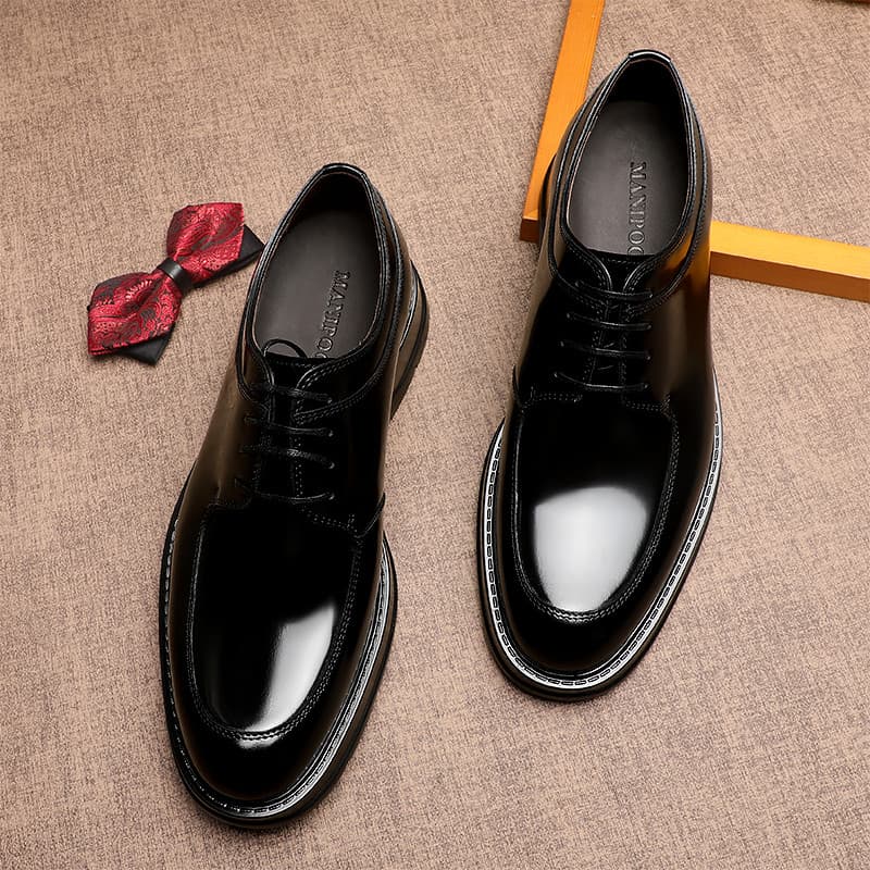 Novo estilo sapatos de couro feitos à mão moda masculina leve High-End negócios casuais sapatos masculinos brilhantes de