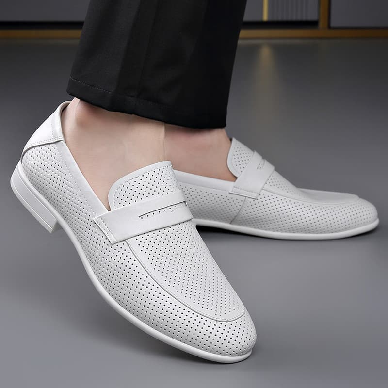 Sandálias masculinas de couro genuíno respirável verão exterior Wear deslizamento em sola macia oco perfurado fino negóc