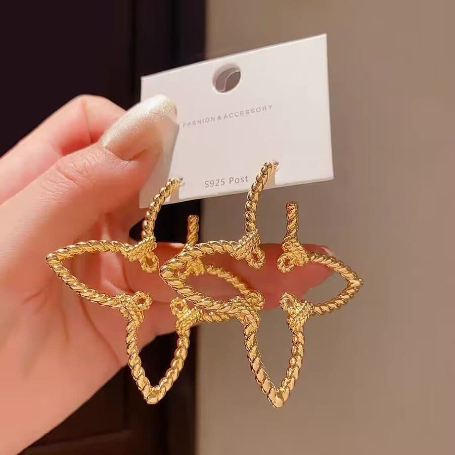 | 【cartelas de brincos feminino】 | kit brinco aço inoxidável ☆Luz de luxo Zhong Chu Xi mesmo estilo francês oco flor bri