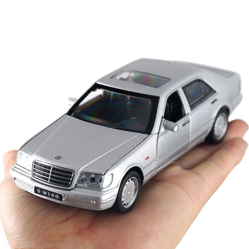 Jianyuan 1/32 Modelo de Carro Sedan S-Class com Cabeça de Tigre, Carro de Brinquedo de Metal com Som e Luz, Simulação 32