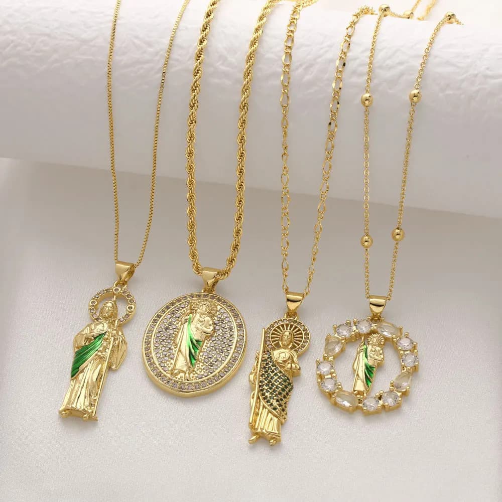 Colar Feminino Verde de São Judas, Incrustado com Cristais CZ, Amuleto Banhado a Ouro, Joia nker45 VTFE 6IFR