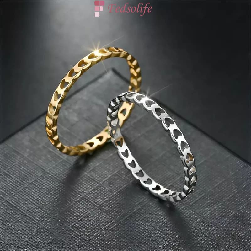 [Anel Fedsolife] Anel de casal popular com design em forma de coração oco, feito de aço de titânio, estilo japonês e cor