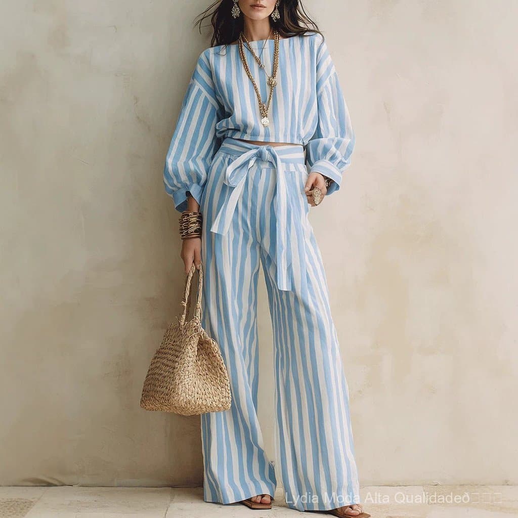 [Liquidação Total] Conjunto de Roupas Femininas de Alta Qualidade e Tendência para Início de Outono: Top Curto Listrado