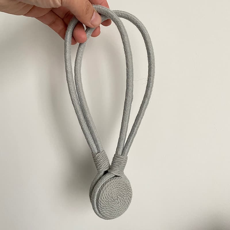 Francês pequeno redondo bolo luz luxo High-End sala de estar cortina cinta armazenamento magnético Push-Up adsorção simp