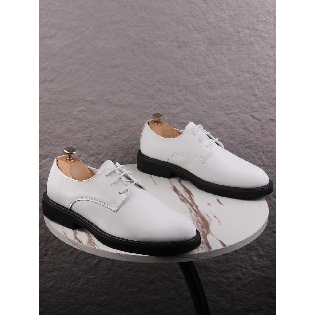 Branco negócios Derby sapatos masculinos aumentando rendas dedo do pé apontado sapatos de couro Formal versão coreana Al