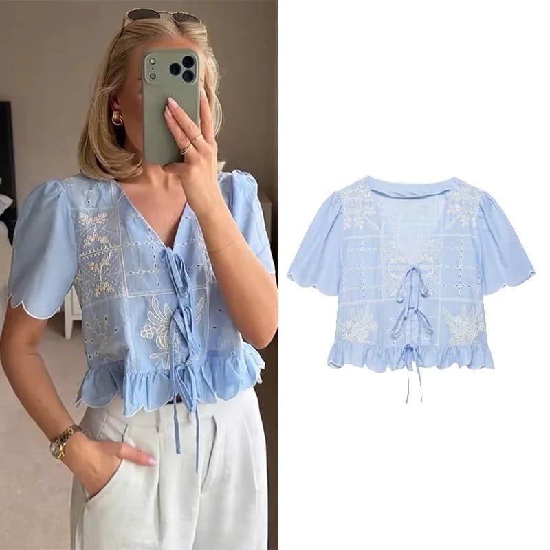 Blusa Feminina com Bordado em Renda e Laço, Nova Coleção Primavera Verão 2026, Simples, Decote em V, Manga Curta, Camisa