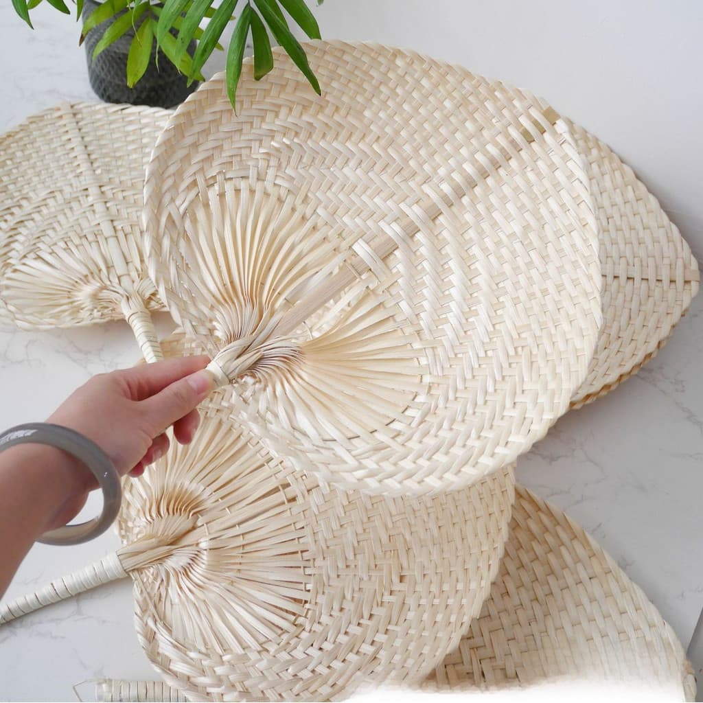 Ventilador Repelente de Mosquitos Feito à Mão, Tecido em Rattan, Ventilador de Manivela em Forma de Pêssego para o Verão