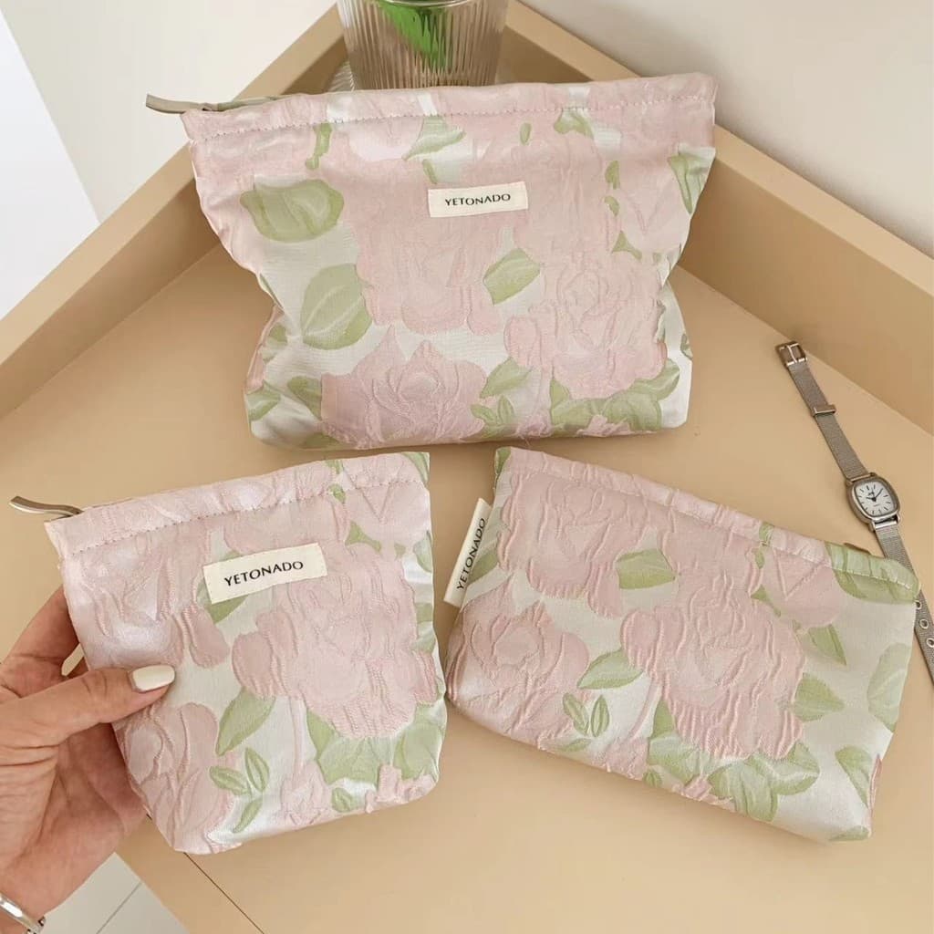 Pequeno fresco bordado flor saco cosmético novo produto grande capacidade portátil cuidados com a pele produto saco de a