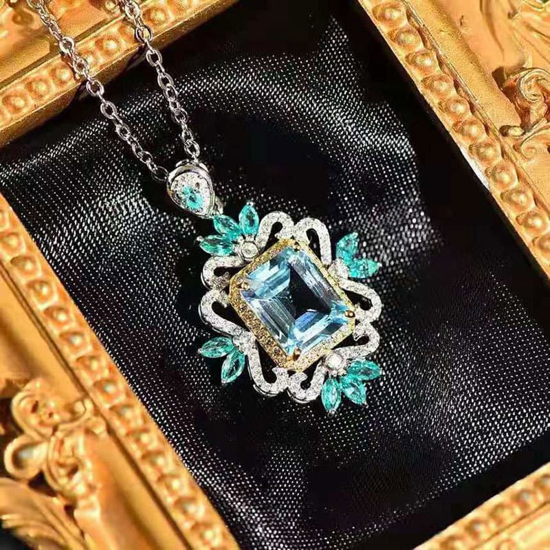 2025 Novo Colar de Luxo com Pingente de Zircônia Simulada Azul Marinho para Mulheres, Joia Clássica Elegante e Versátil.