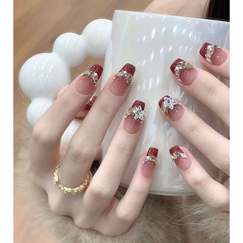 Nova Manicure Romântica de Alta Qualidade para Noivas em Vermelho-Berry com Diamantes Esmagados em Estilo Francês,