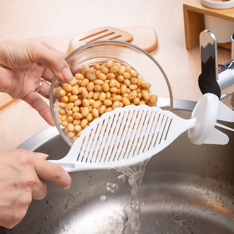 Taomi Escorredor de mão Cozinha Lavadora de arroz Peneira de arroz com furo pequeno Não machuca as mãos Escorredor Estil