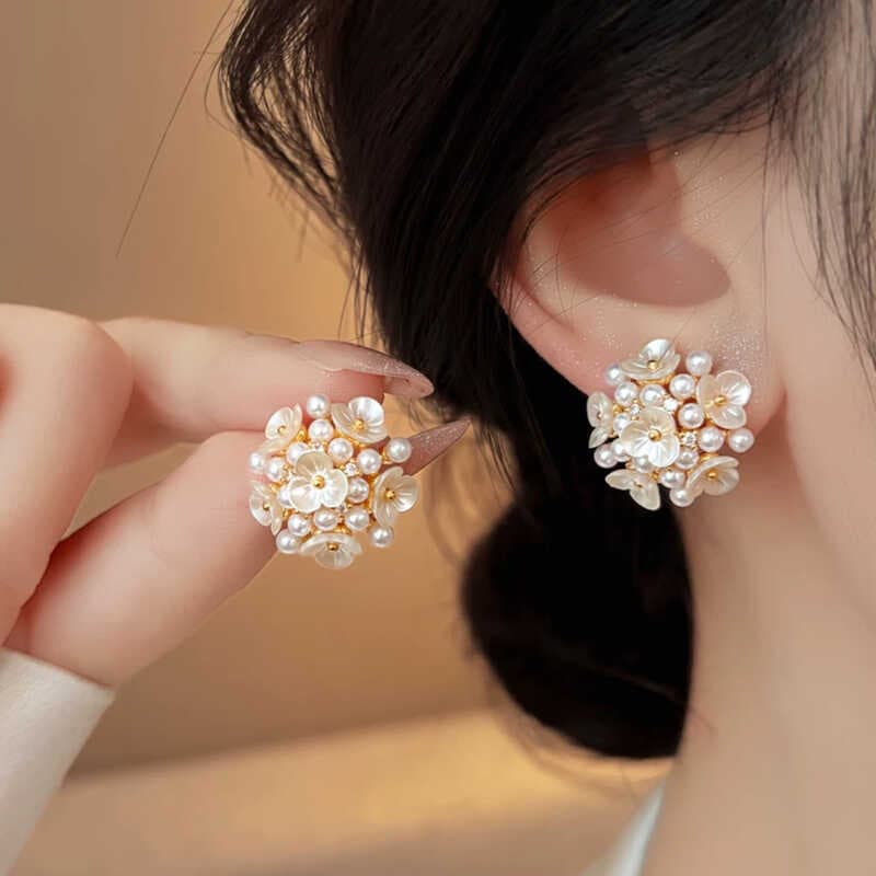 Novo estilo flor bola pérola brincos feminino exagerado único bonito brincos luz luxo High-End temperamento brincos atmo
