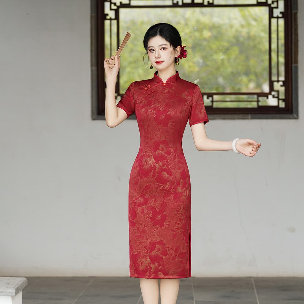 2026 novo estilo vermelho melhorado Cheongsam vestido de verão feminino fino ajuste mais magro olhar chinês Retro diário
