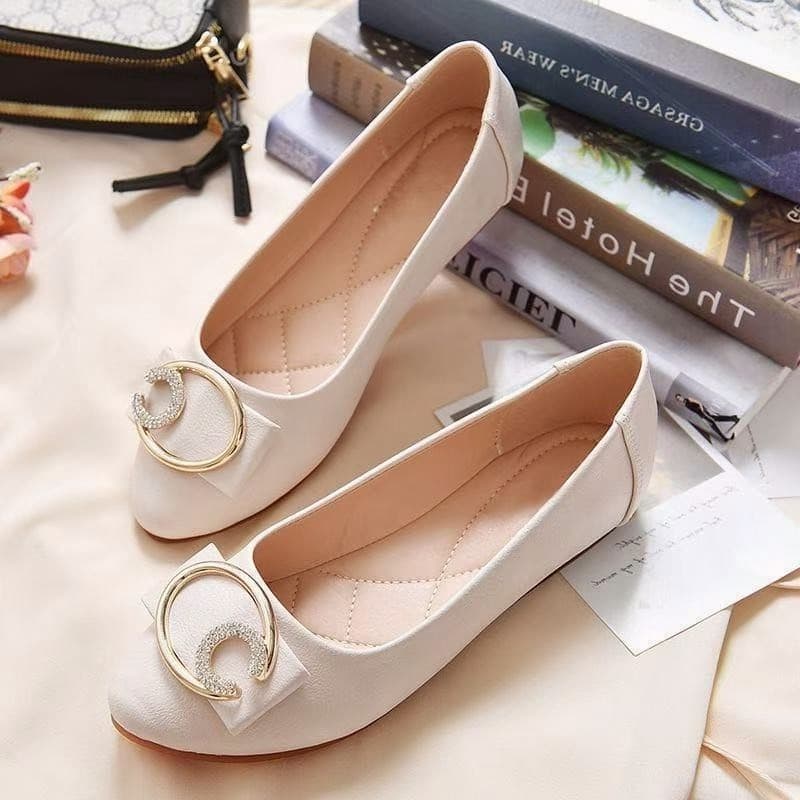 2026 Sapatos femininos de couro macio mãe primavera outono novo estilo sapatos únicos sola macia confortável plana boca