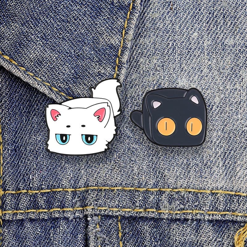 Pino De Lapela De Gato Estilo Bloco De Desenho Animado Preto Branco Gatinho Esmalte Broche Acessório Para Roupa Diária