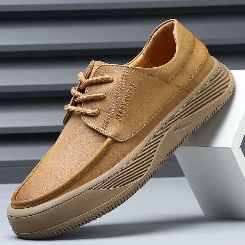 2026 novo estilo primavera respirável sapatos de couro casuais masculinos de sola grossa resistente ao desgaste estilo b