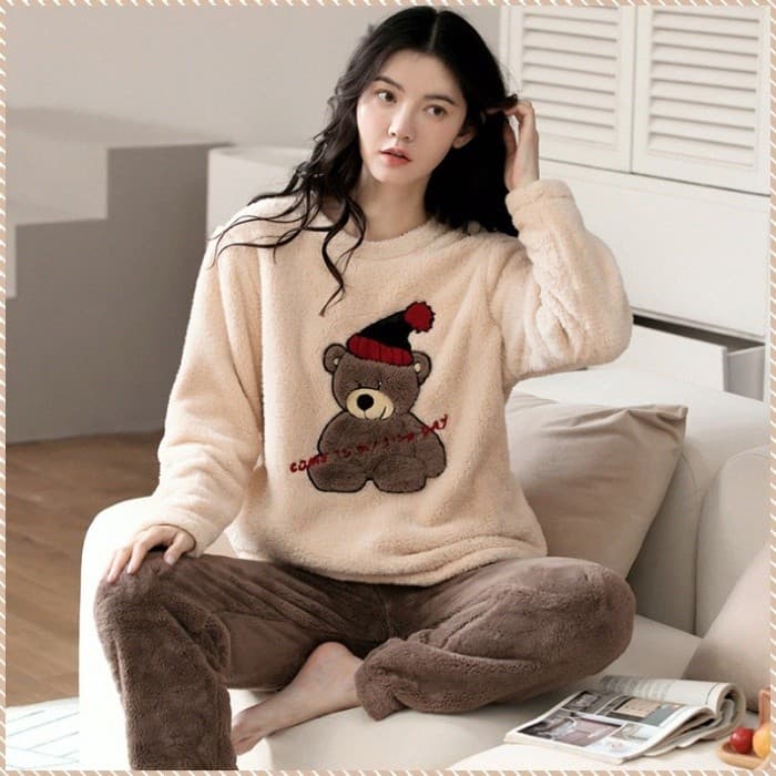 【Conforto e Estilo】Pijama de inverno fofo e acolchoado em fleece coral grosso com estampa de morango/Pyjamas