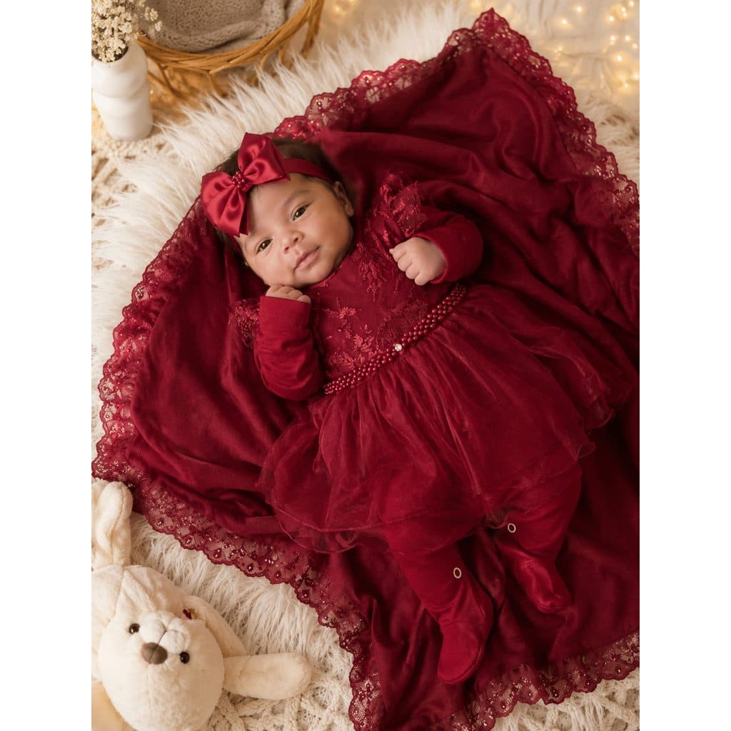 Conjunto Luxo Saída de Maternidade RN Bordô com Manta, Macacão, Vestido em Tule Bordado e Tiara