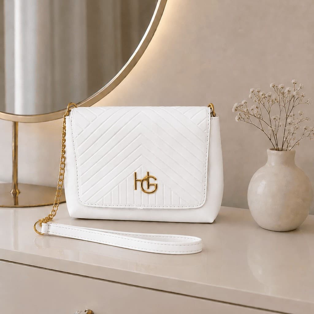 Bolsa Feminina Transversal Matelassê Pequena Metal Elegante com Corrente e Alça Lateral Transversal
