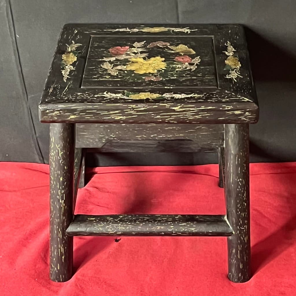 Velho tibetano antigo sangue sândalo incrustado concha esculpida banco quadrado antiquado sapato mudando fezes Retro ger