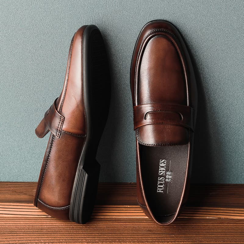 Mocassins masculinos de couro genuíno com sola macia, sapatos casuais de couro 2026, novo estilo, sapatos masculinos sem
