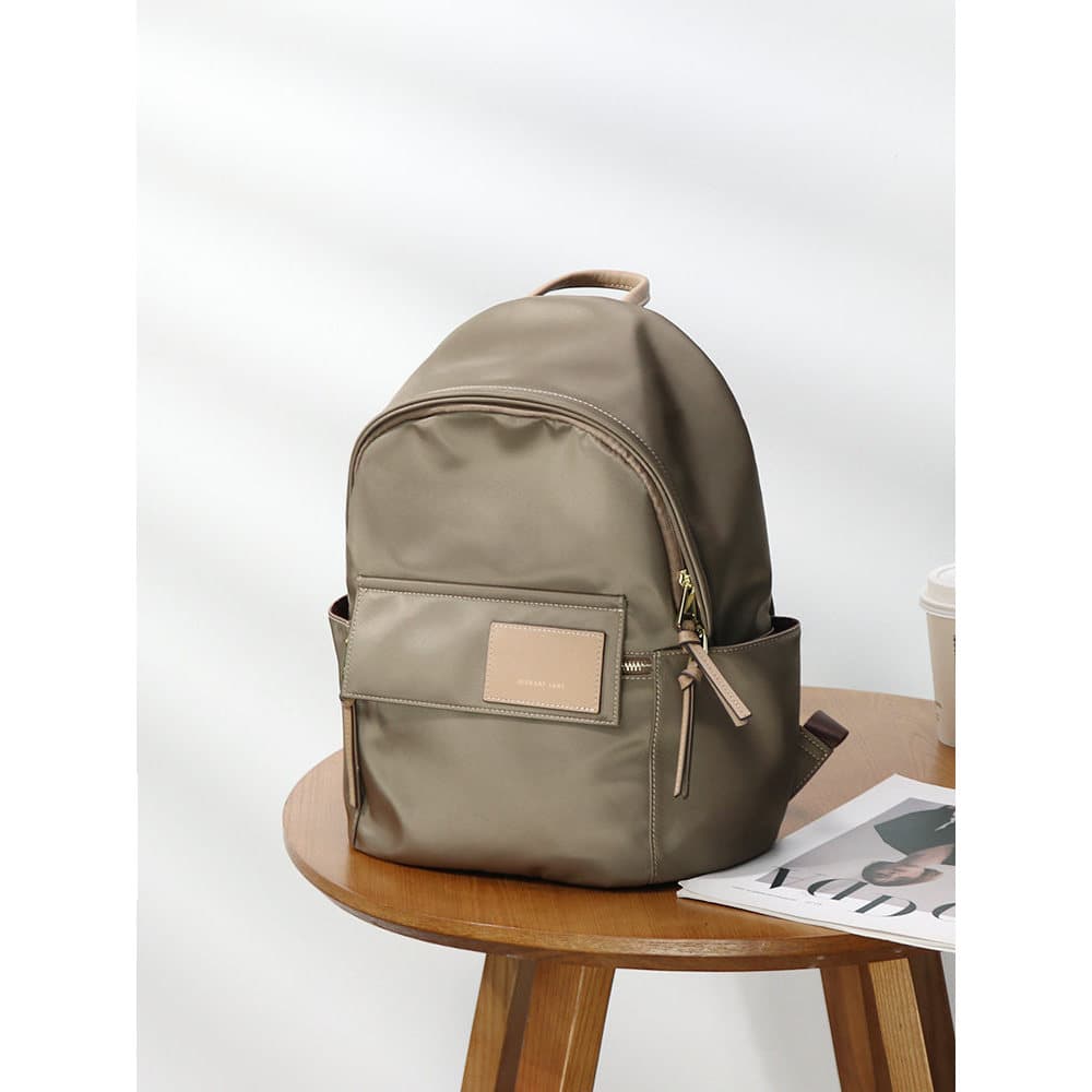 High-End sentimento importado à prova dwaterproof água náilon pano mochila feminina versão coreana moda 2026 novo estilo