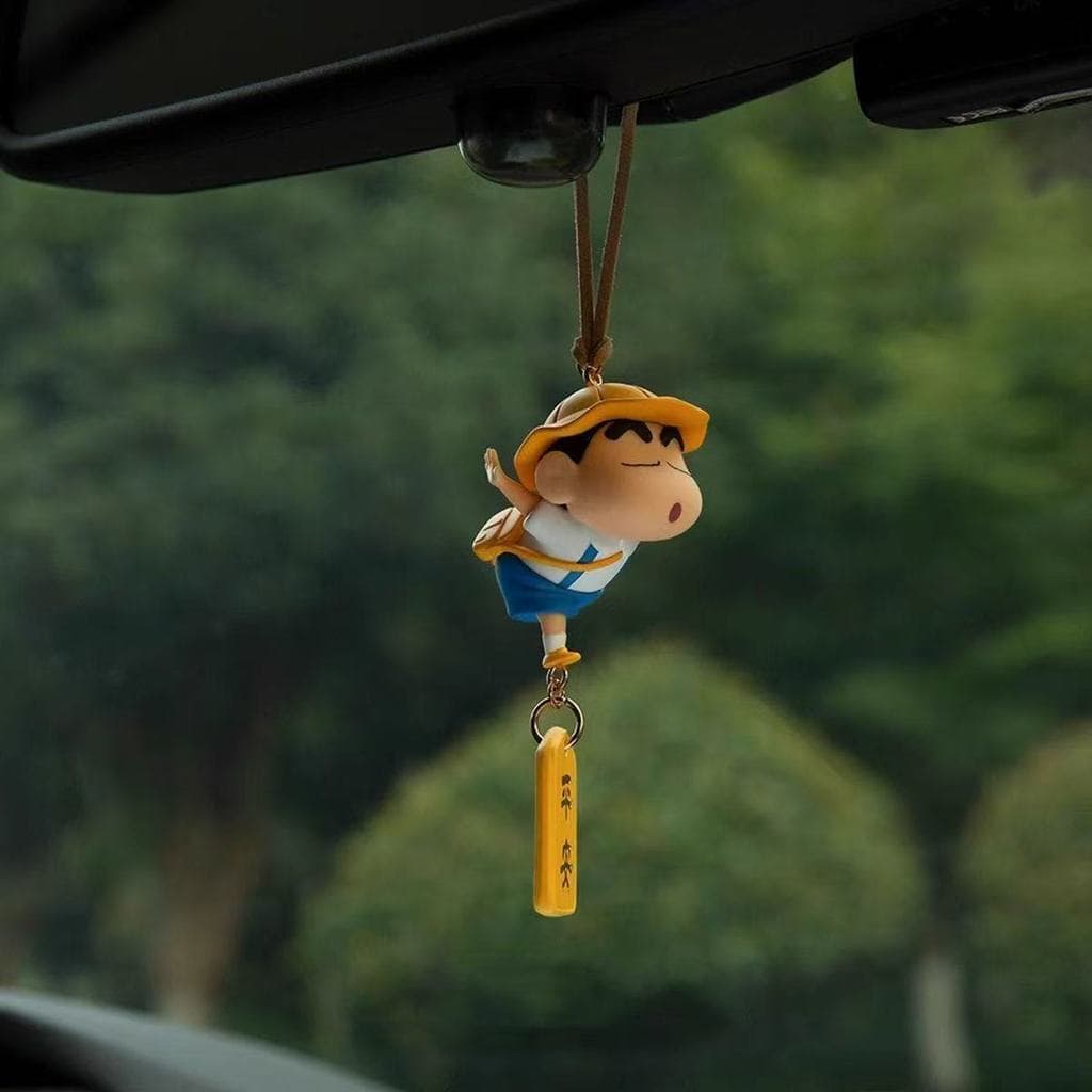 Popular pingente de carro Crayon Shin-chan para espelho retrovisor, decoração criativa e segura para o interior do carro