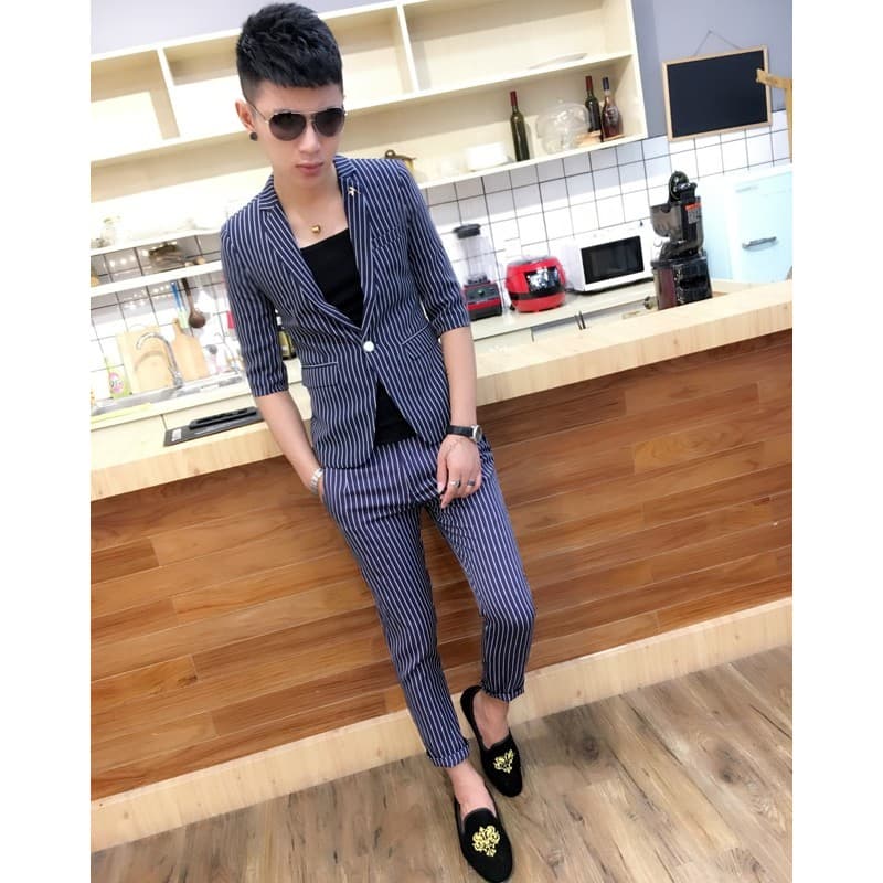 Verão fino-ajuste Workwear terno de manga média masculino Bar boate manga de três quartos pequeno terno listrado na moda