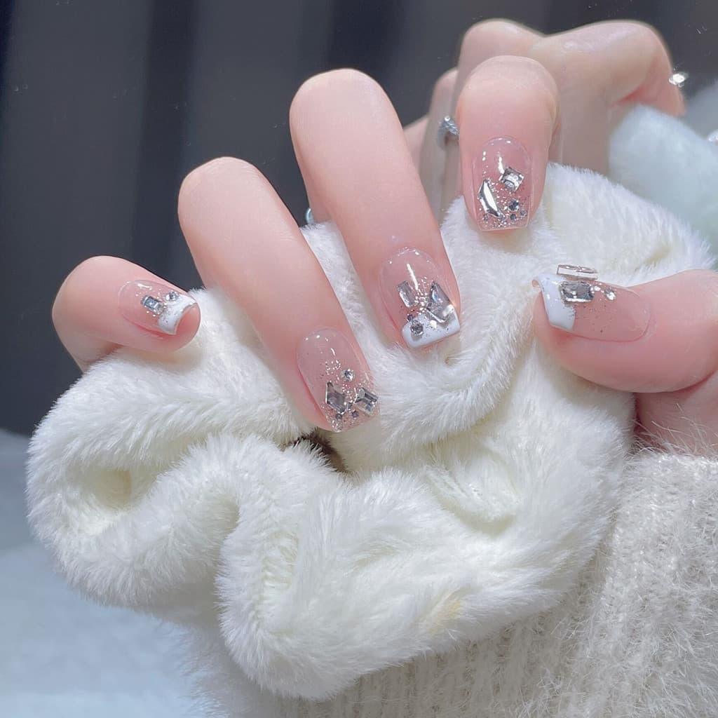 Branco francês estilo curto gelo transparente piscando diamantes arte do prego diamantes Glitter diamantes Wearable unha