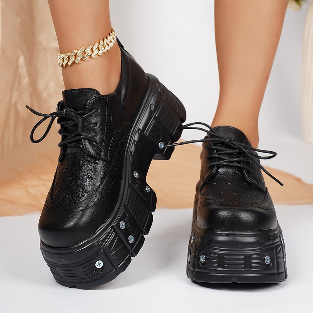 Sapatos de Couro Punk de Sola Grossa para Primavera e Outono de 2026, Sapatos Plataforma de Estilo Retro com Sola Tank e
